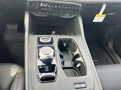 New 2026 Jeep Cherokee Limited image 32