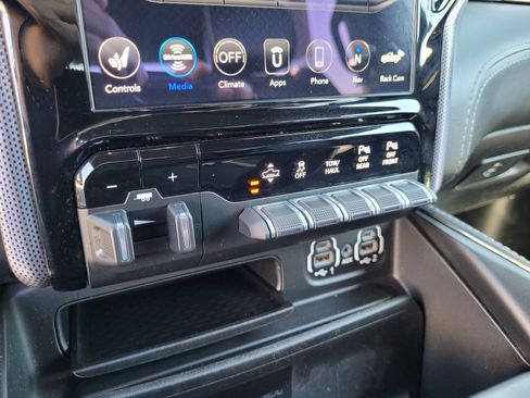 Used 2021 RAM 1500 Limited AWD/4WD image 21