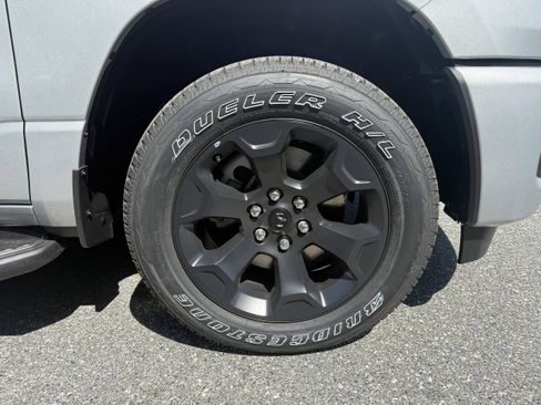 New 2026 RAM 1500 Express AWD/4WD image 10