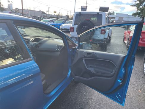 Used 2017 Ford Fiesta SE image 22