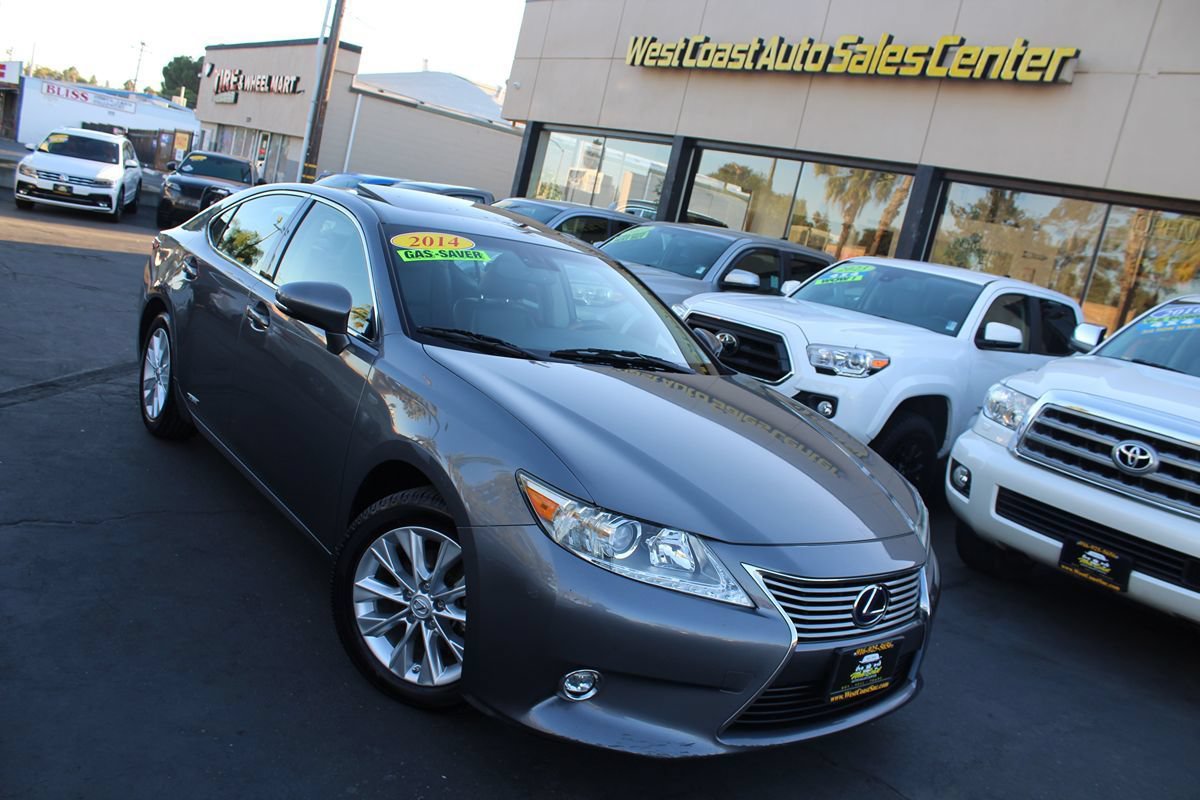Used 2014 Lexus ES 300h w/ Luxury Package w/Bamboo Trim FWD image 36