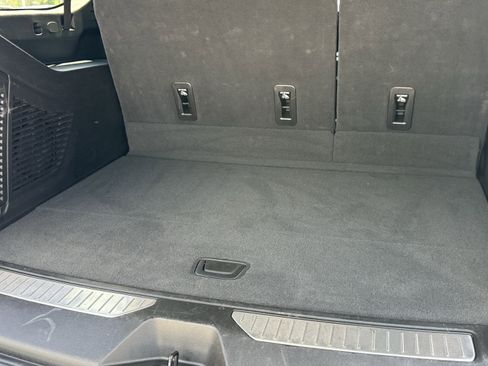 Used 2025 GMC Yukon XL Denali image 31