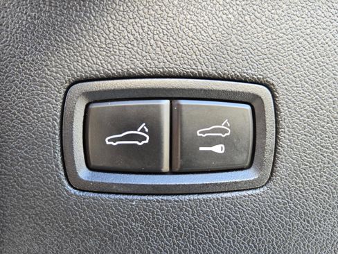 Used 2019 Porsche Cayenne E-Hybrid image 17