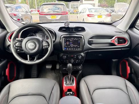 Used 2022 Jeep Renegade Trailhawk AWD/4WD image 11