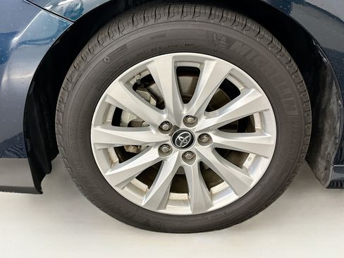 Used 2018 Toyota Camry LE FWD image 11