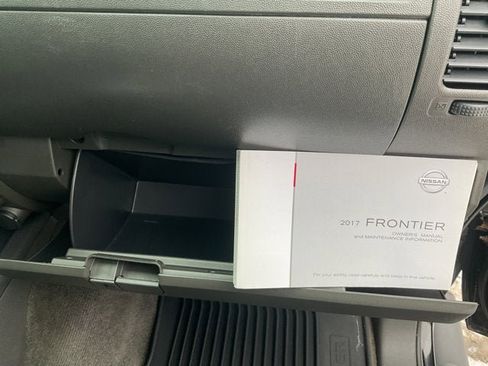 Used 2017 Nissan Frontier PRO-4X w/ Pro-4x Luxury Package image 34