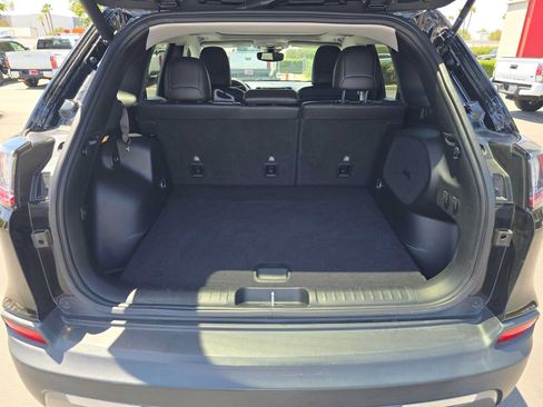 Used 2022 Jeep Cherokee Limited AWD/4WD image 16