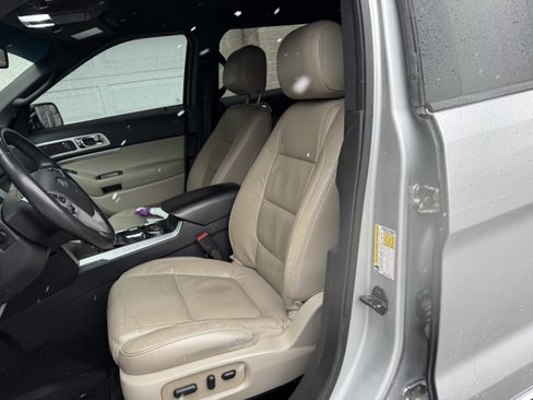 Used 2015 Ford Explorer XLT w/ Equipment Group 202B image 13