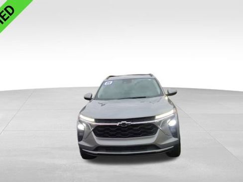 Certified 2024 Chevrolet Trax LT w/ Driver Confidence Package image 4