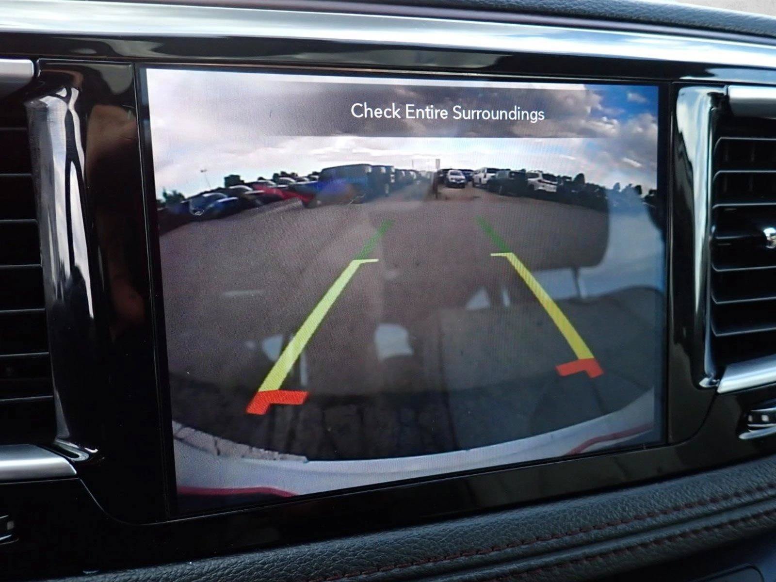 Used 2020 Chrysler Pacifica Limited FWD image 25