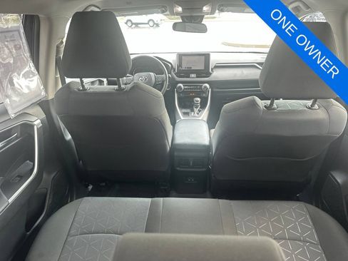 Used 2025 Toyota RAV4 XLE FWD image 28