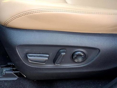 Used 2021 Toyota RAV4 XLE Premium image 21