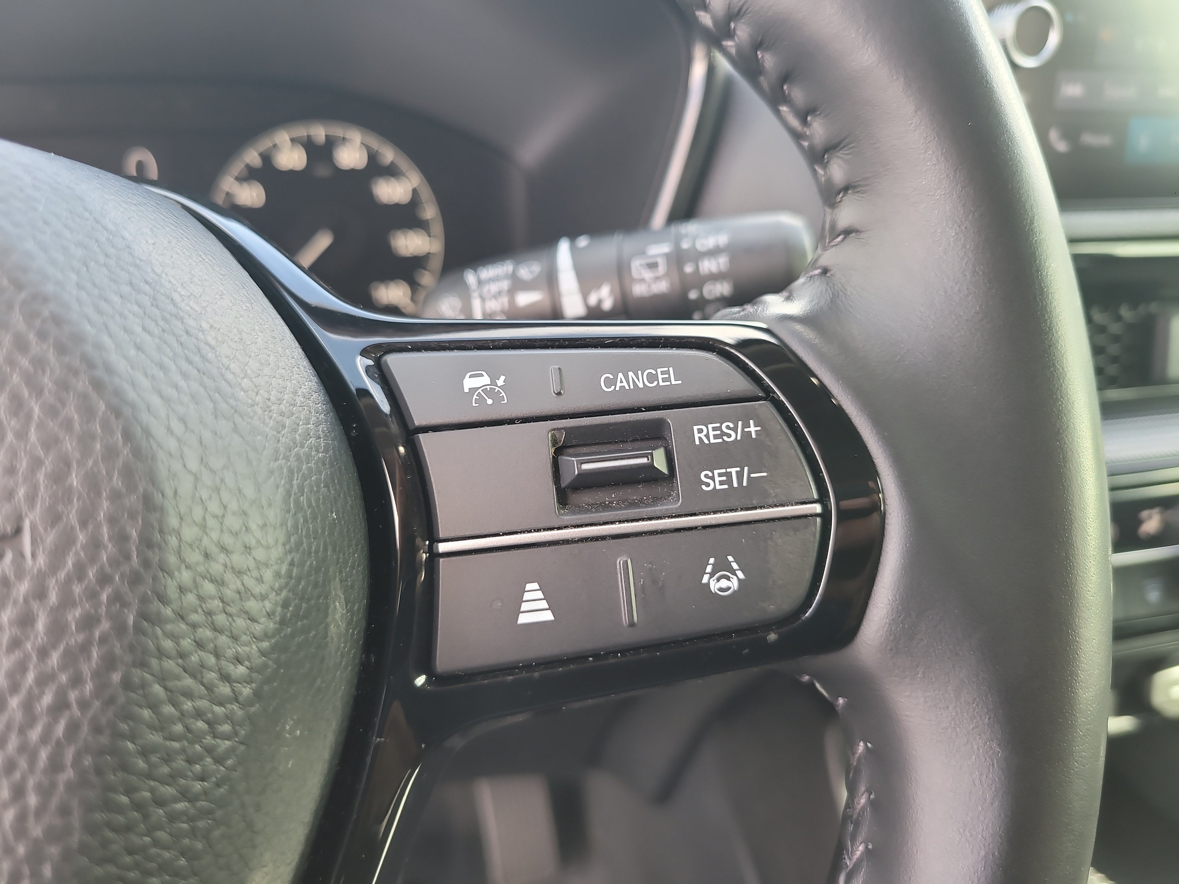 Used 2025 Honda CR-V EX-L image 29