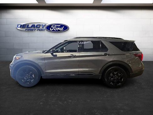 Used 2022 Ford Explorer ST-Line image 2