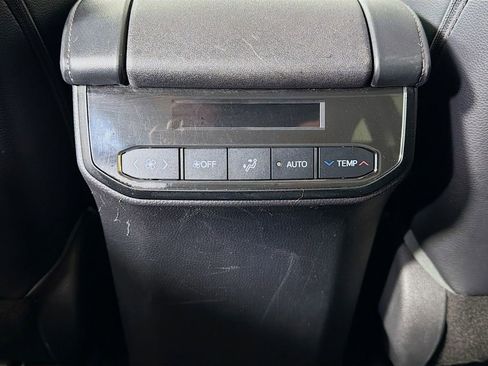 Used 2022 Toyota Highlander Limited AWD/4WD image 28