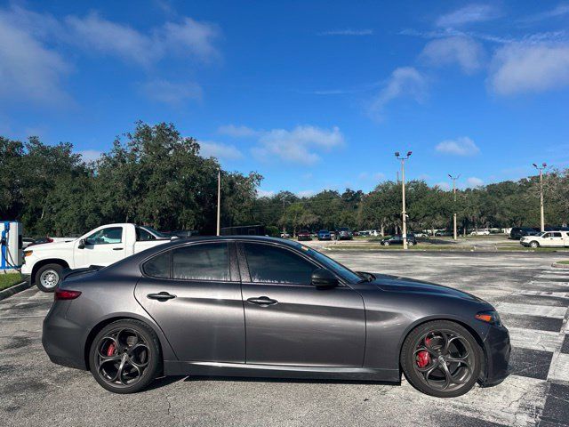 Used 2019 Alfa Romeo Giulia w/ Quick Order Package 22K Sport RWD image 6
