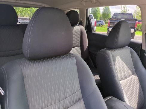 Used 2018 Nissan Rogue SV FWD image 6