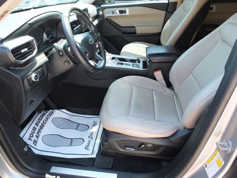 Used 2020 Ford Explorer Limited RWD image 11
