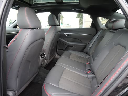 Used 2023 Hyundai Sonata SEL Plus FWD image 15