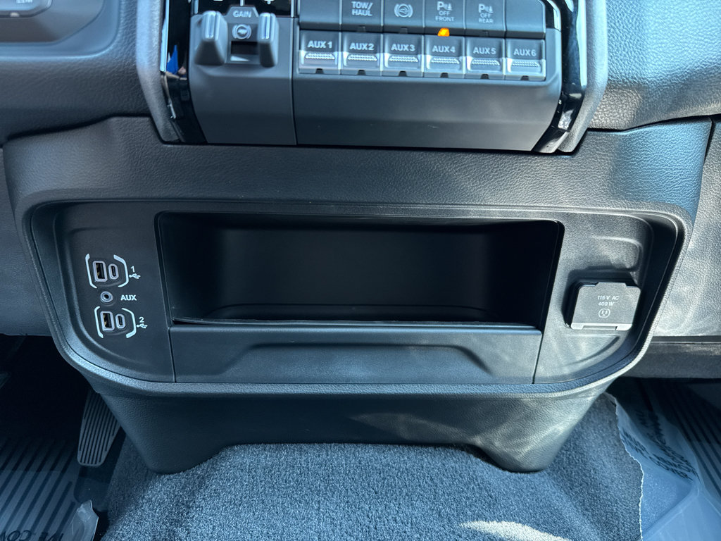 New 2026 RAM 3500 Tradesman AWD/4WD image 32