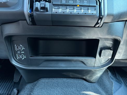 New 2026 RAM 3500 Tradesman AWD/4WD image 32