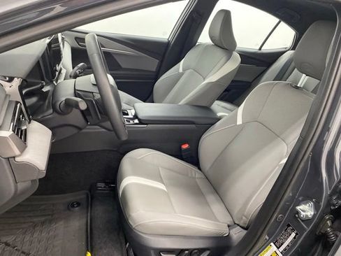 Used 2026 Toyota Camry SE AWD/4WD image 12