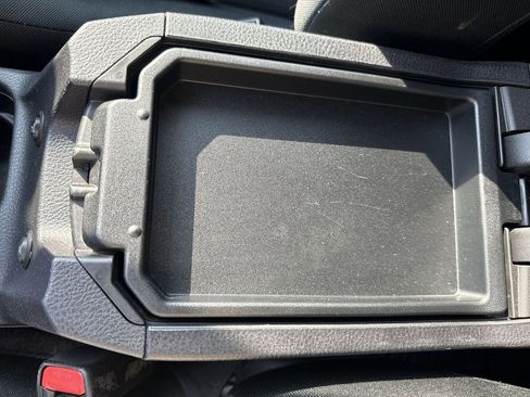 Used 2018 Toyota RAV4 LE FWD image 31