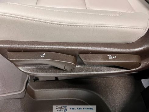 Used 2025 Chevrolet Tahoe Z71 w/ Comfort Package image 30