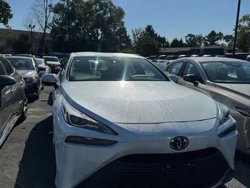 Used 2023 Toyota Mirai XLE w/ Advanced Technology Package image 3