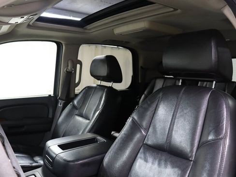 Used 2007 GMC Yukon SLT w/ SLT Preferred Equipment Group AWD/4WD image 19
