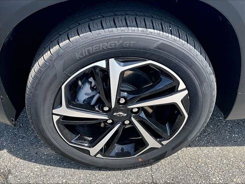 Used 2023 Chevrolet TrailBlazer RS w/ Sun and Liftgate Package AWD/4WD image 7