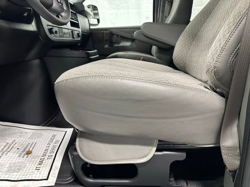 Used 2025 Chevrolet Express 3500 LT w/ LT Preferred Equipment Group image 13