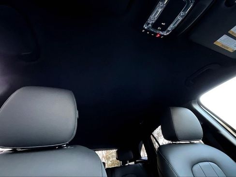 Used 2025 Mercedes-Benz GLA 250 4MATIC image 17