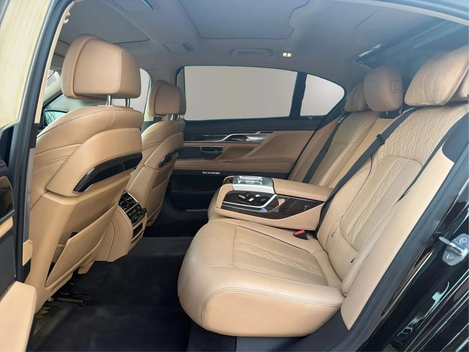 Used 2017 BMW 740i xDrive AWD/4WD image 13