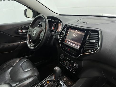 Used 2019 Jeep Cherokee Limited image 19