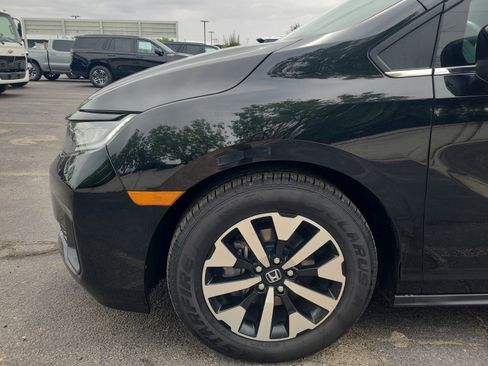 Used 2025 Honda Odyssey EX-L image 4