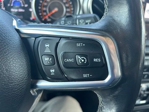 Used 2020 Jeep Wrangler Unlimited Sahara w/ Dual Top Group AWD/4WD image 29
