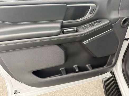 New 2026 Ford Expedition Max Platinum image 16