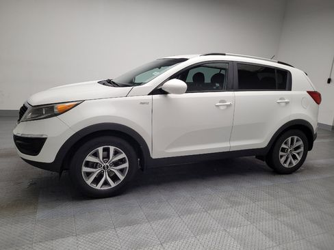 Used 2016 Kia Sportage LX w/ LX Popular Package image 2