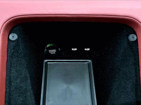 Used 2026 Aston Martin DBX 707 image 36