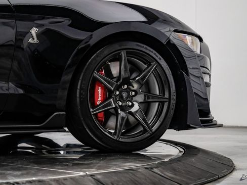Used 2021 Ford Mustang Shelby GT500 w/ Carbon Fiber Track Pack image 97