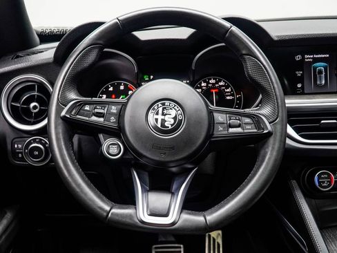 Used 2023 Alfa Romeo Stelvio Ti AWD/4WD image 15