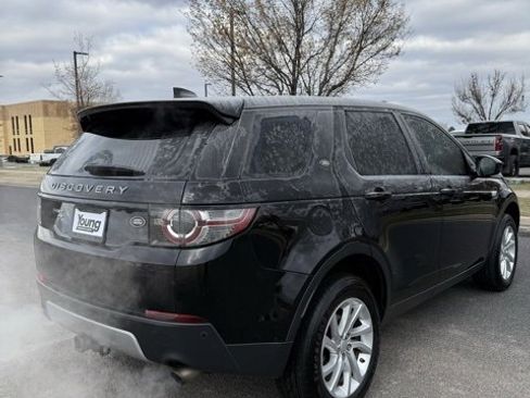 Used 2017 Land Rover Discovery Sport HSE image 6