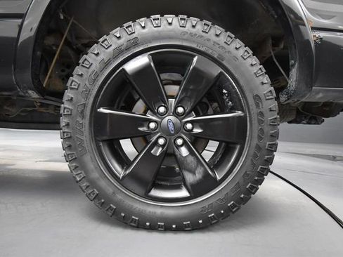 Used 2014 Ford F150 FX4 w/ Equipment Group 402A Luxury image 16