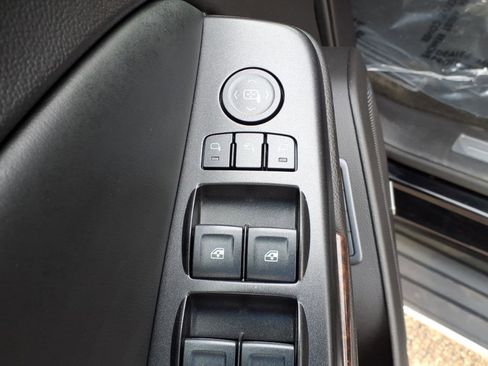 Used 2016 GMC Yukon XL SLT image 12