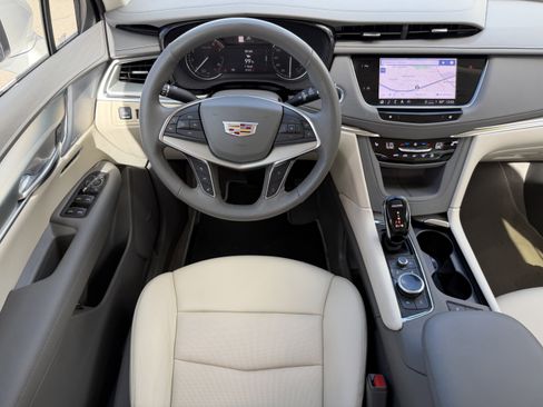 Used 2022 Cadillac XT5 Premium Luxury image 15