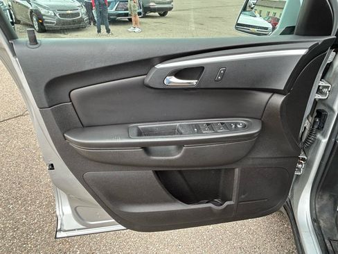 Used 2011 Chevrolet Traverse LT w/ Personal Connectivity Package FWD image 15
