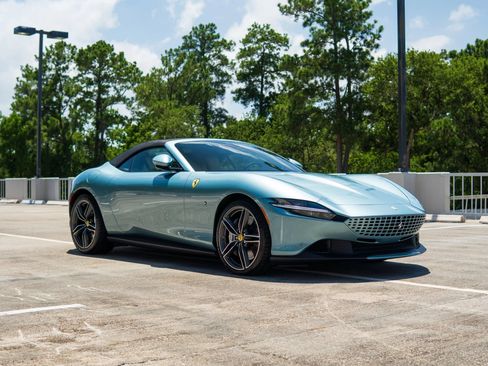 Used 2024 Ferrari Roma Spider RWD image 13
