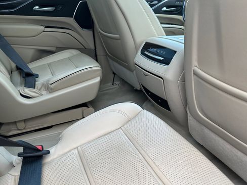 Certified 2023 Cadillac Escalade Premium Luxury w/ Performance Package image 19