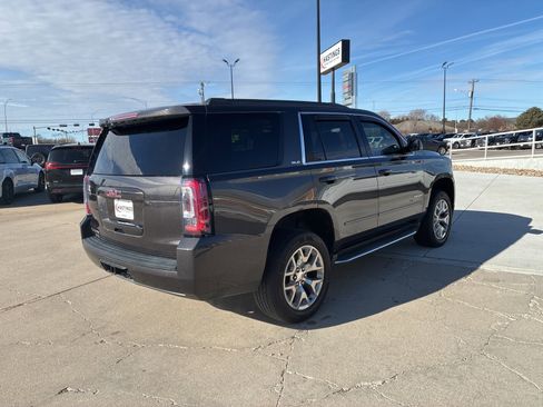 Used 2018 GMC Yukon SLE w/ SLE Value Package image 8